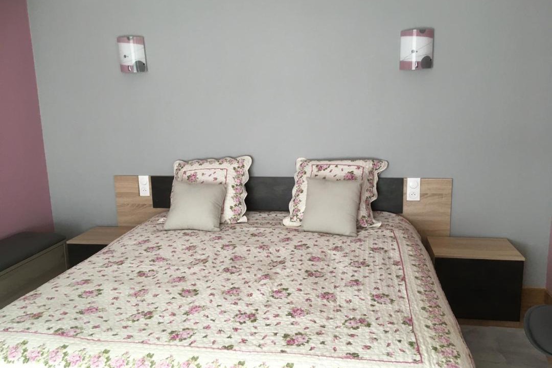 Photo of Bedroom in Saint-Loubouer