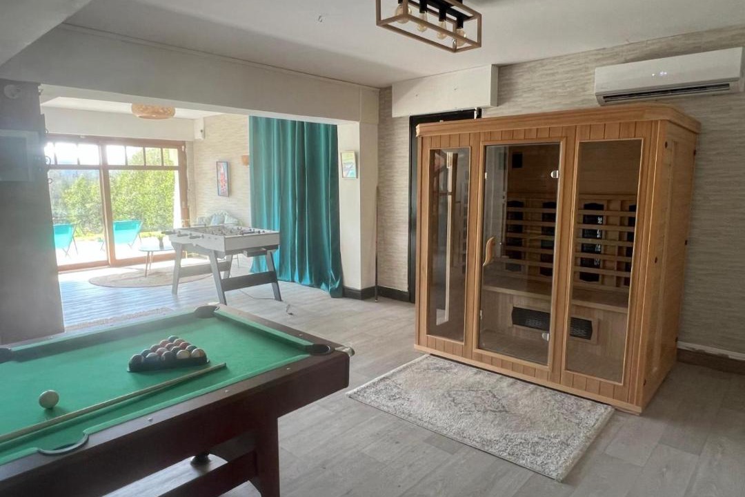 Photo of Others in Douriez