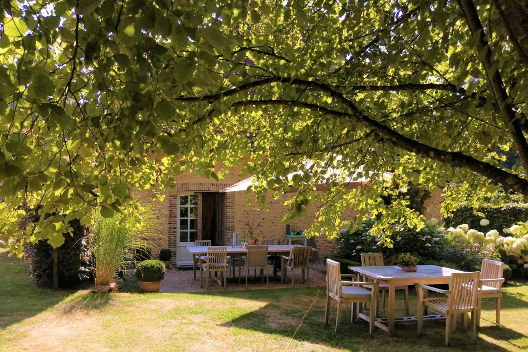 Photo of Others in Maletable