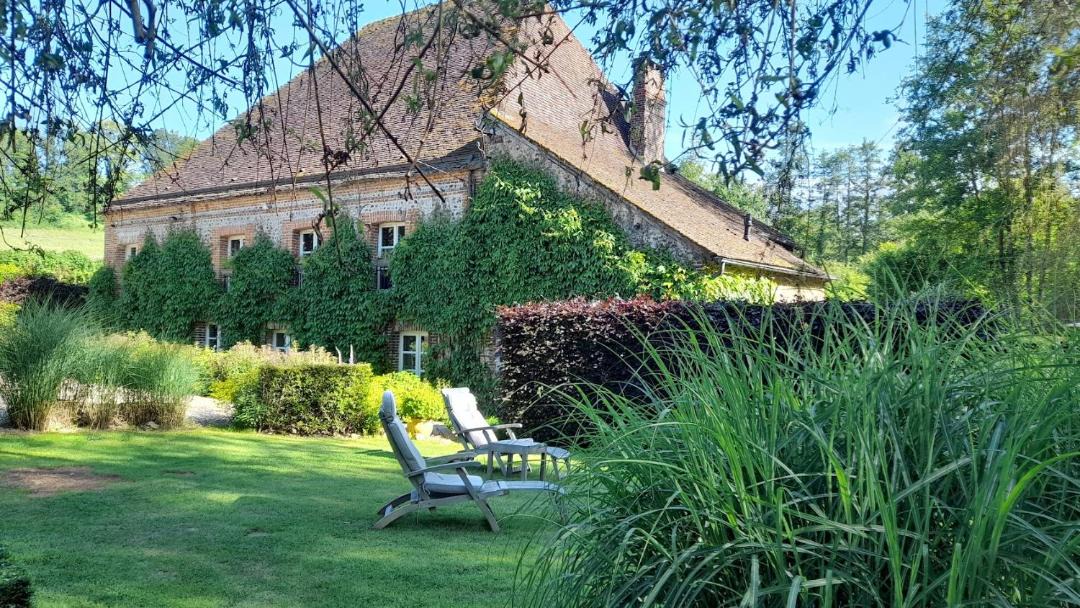 Photo of Others in Maletable