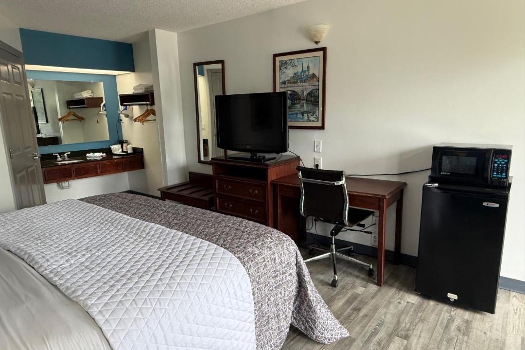 Photo of Bedroom in Roanoke Rapids