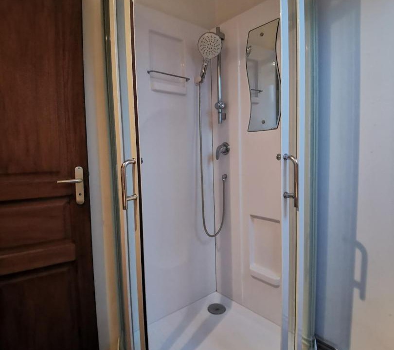 Photo of Bathroom in Preseau