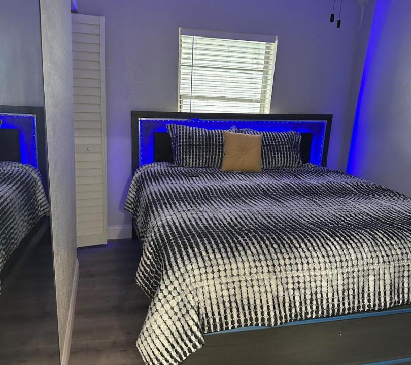 Photo of Bedroom in Miami Gardens