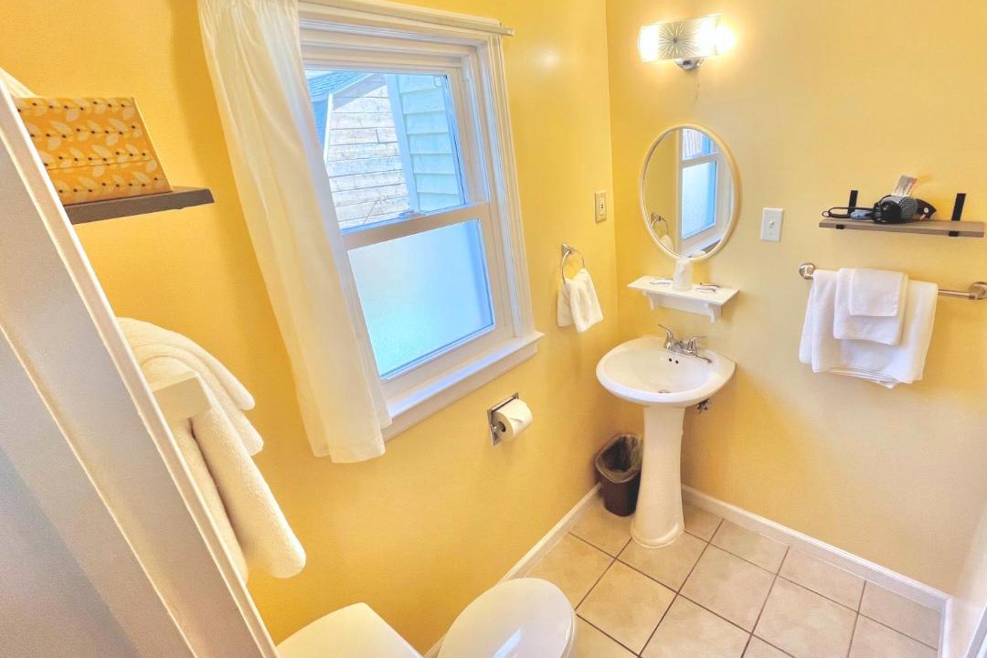 Photo of Bathroom in Honor