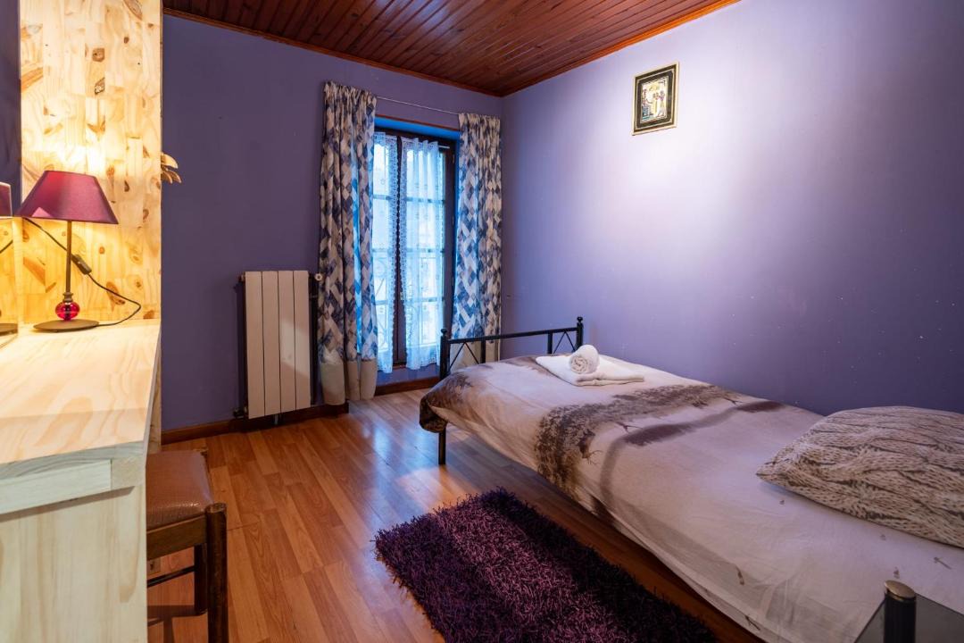 Photo of Bedroom in Sille-le-Guillaume