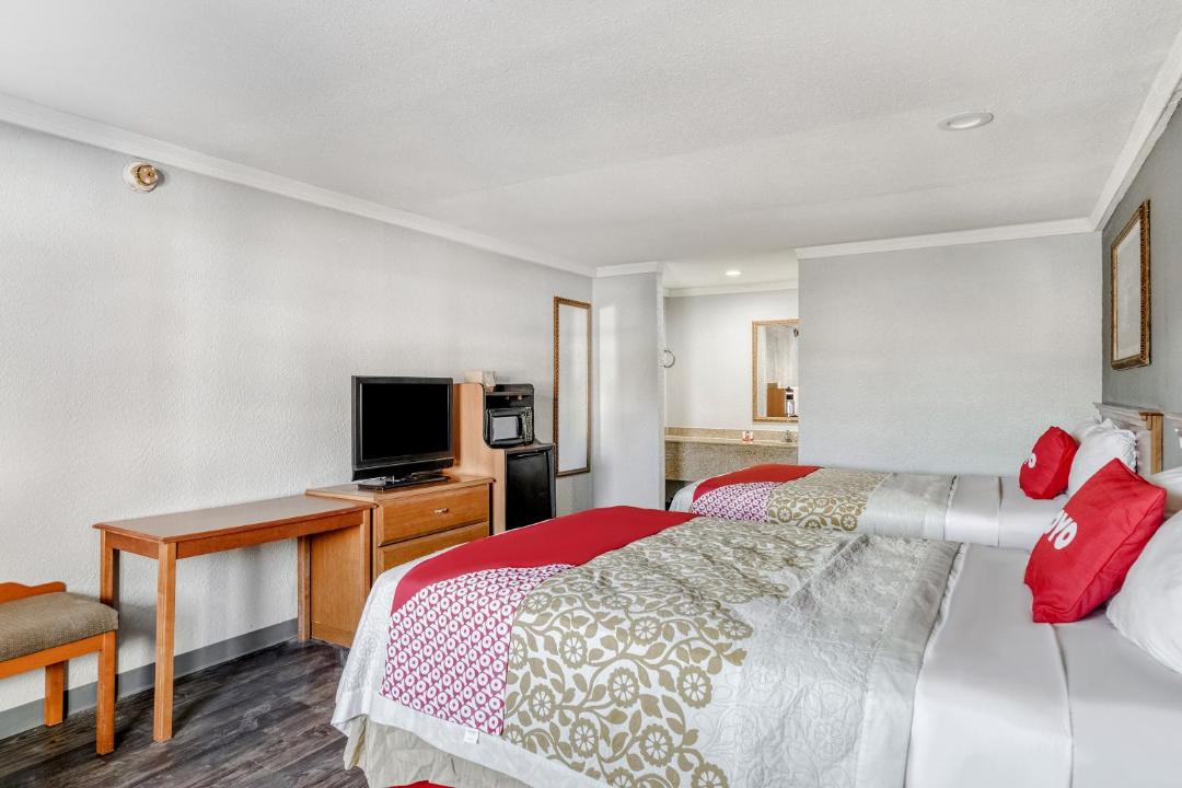 Photo of Bedroom in Pineville