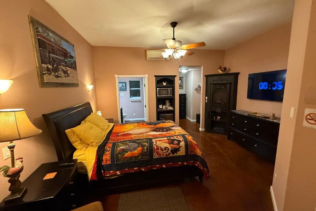 Photo of Bedroom in Lakehills