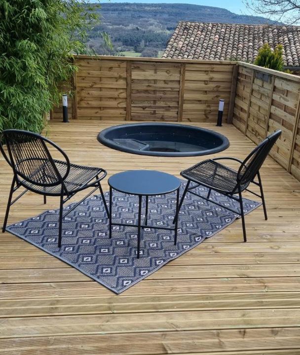 Photo of Others in Valaurie