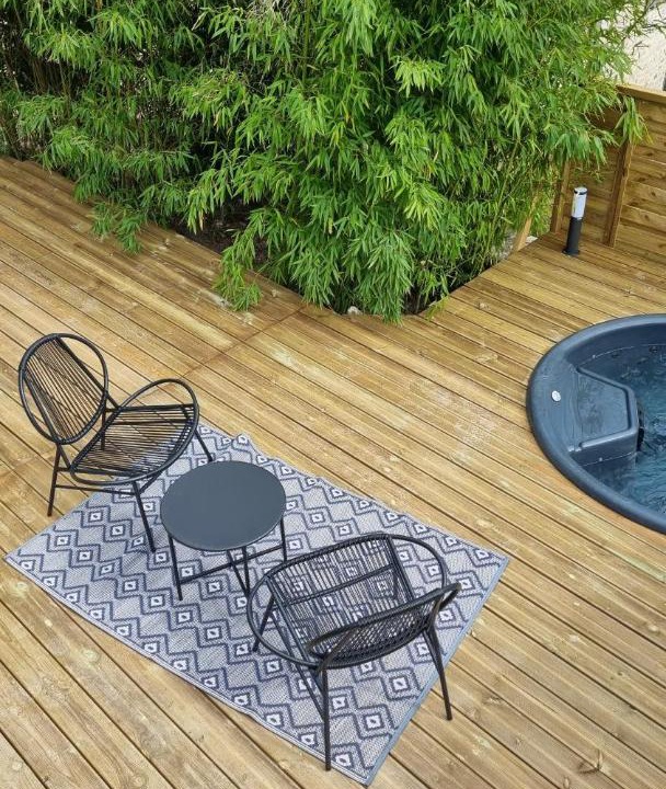 Photo of Others in Valaurie