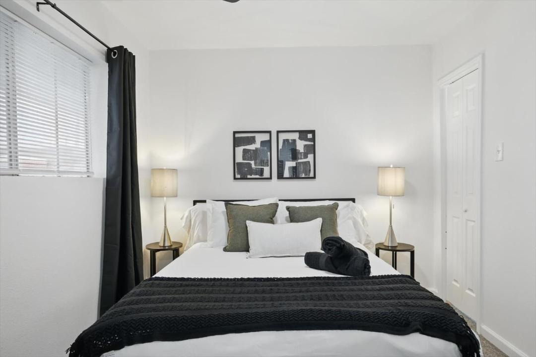 Photo of Bedroom in Haltom City
