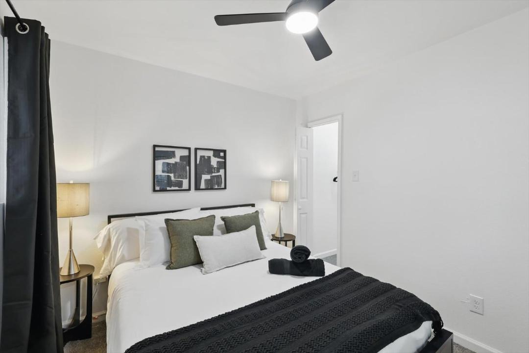 Photo of Bedroom in Haltom City