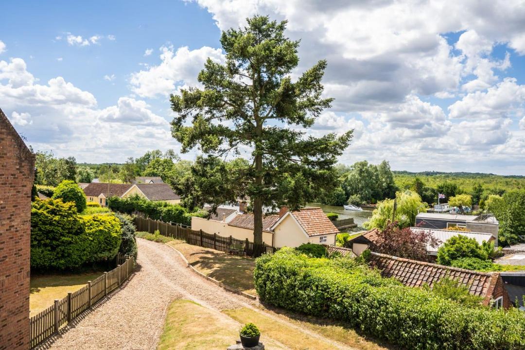 Photo of Others in Horning