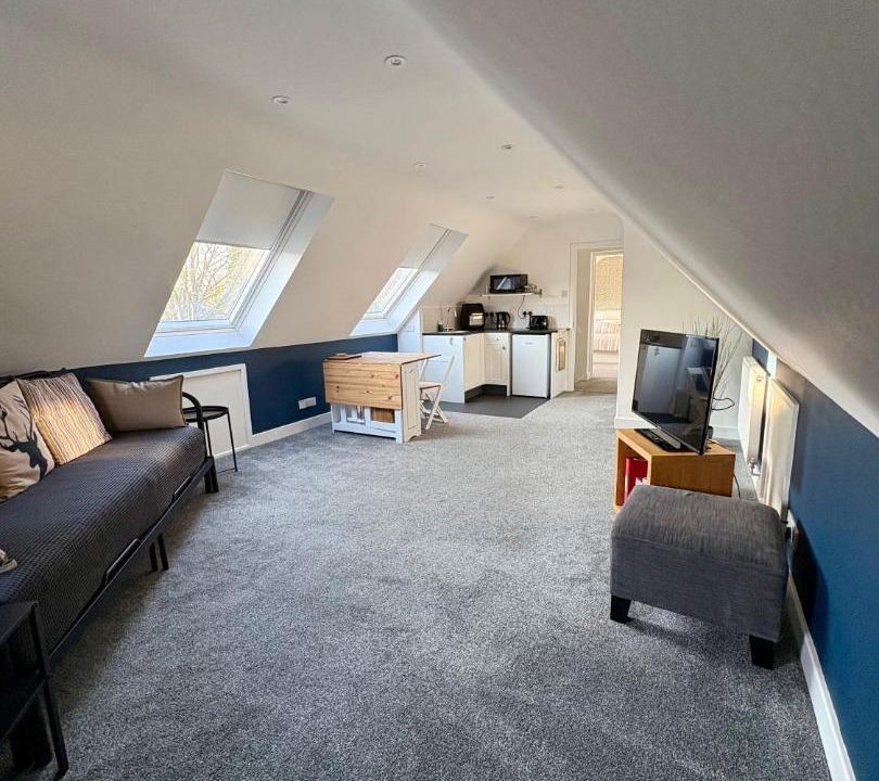 Photo of Livingroom in South Leigh