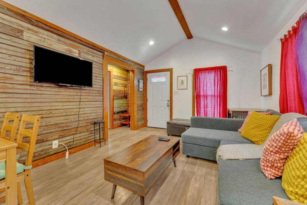 Photo of Livingroom in Chestnut