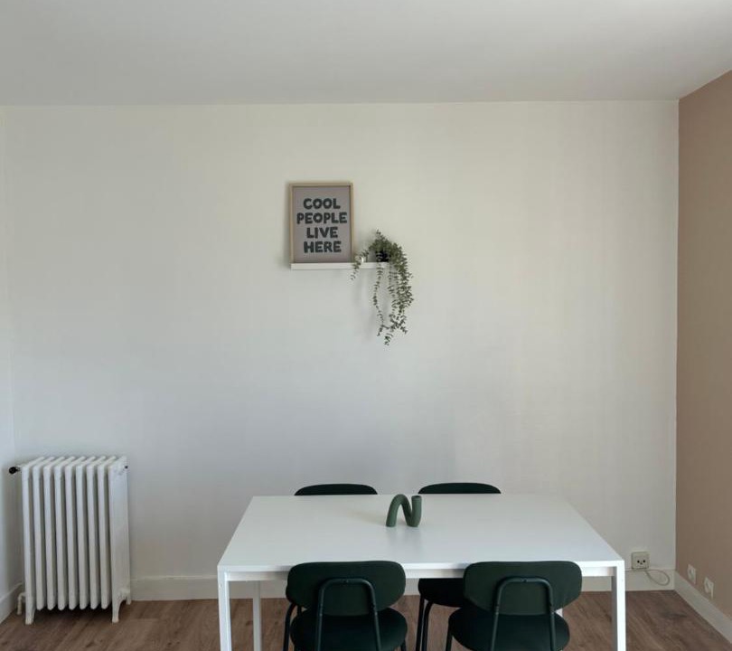 Photo of Others in Barriere Saint Marc