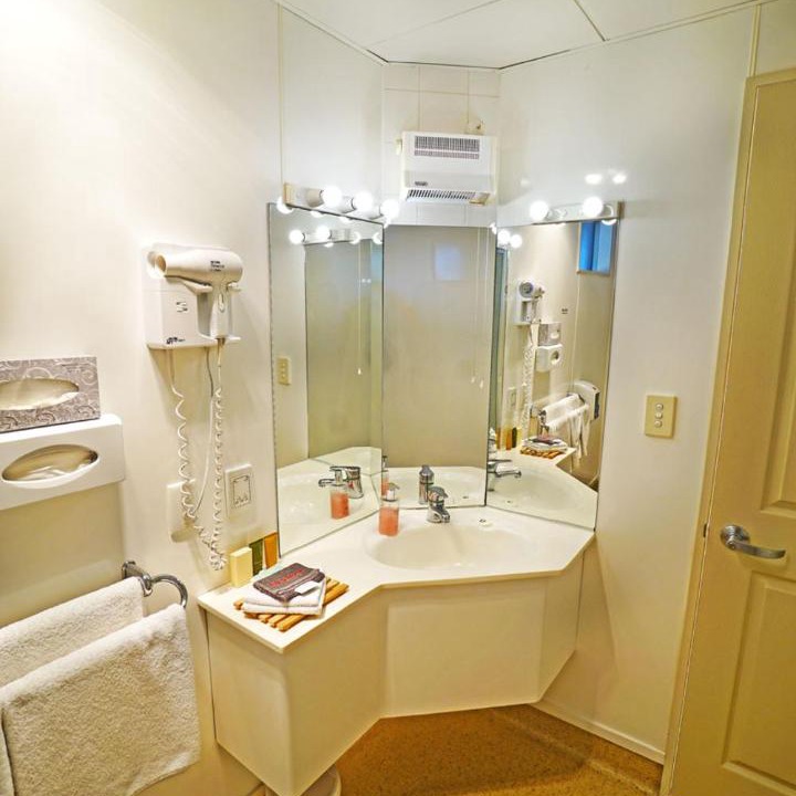 Photo of Bathroom in Hamilton Lake