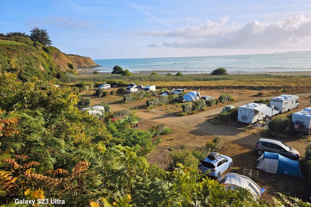 Photo of Others in Hillion