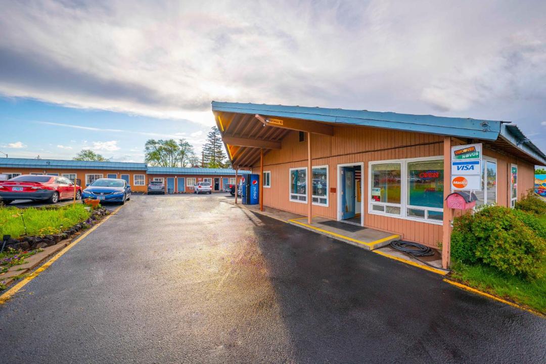 Photo of Others in Larkspur