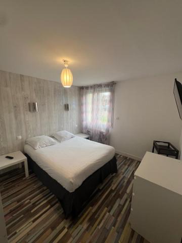 Photo of Bedroom in Benouville