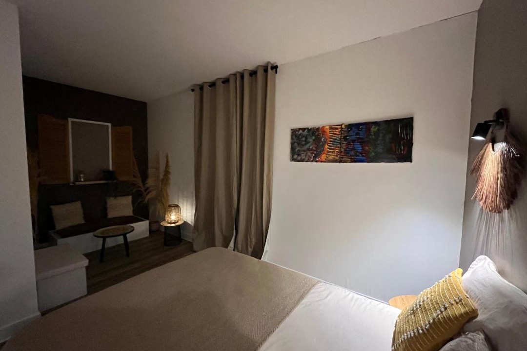 Photo of Bedroom in Le Ledat