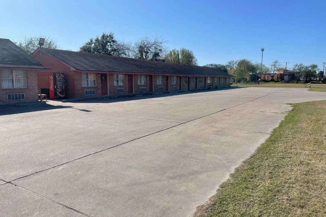 Photo of Buildings in Mathis