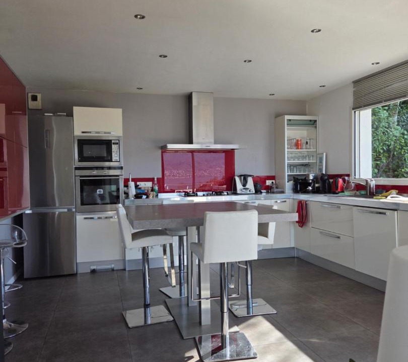 Photo of Kitchen in Veyrier-du-Lac