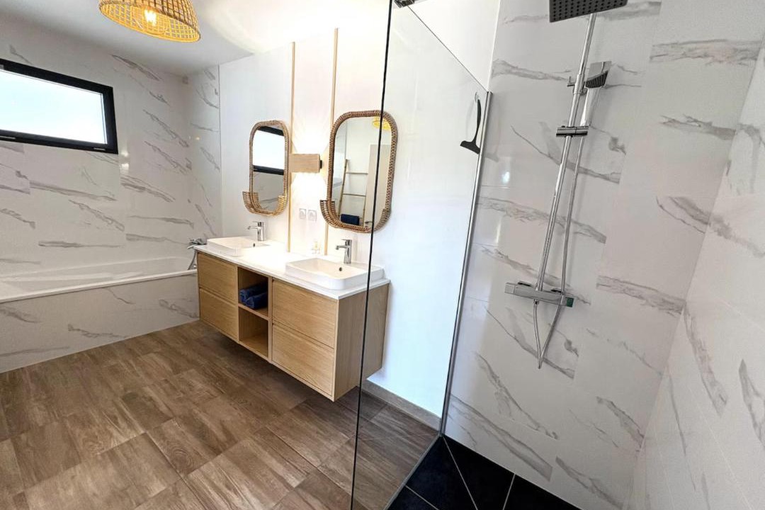 Photo of Bathroom in Carantec