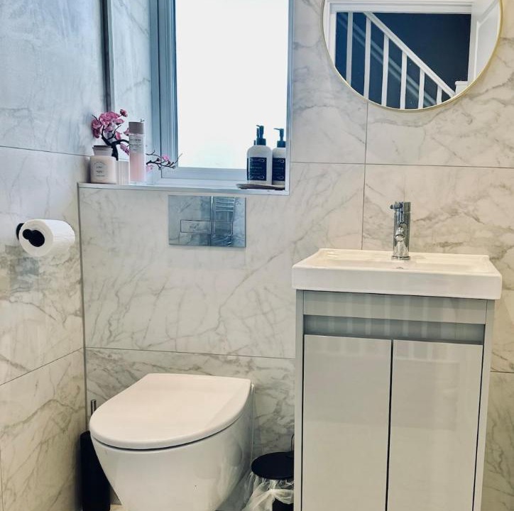 Photo of Bathroom in Heathrow Villages
