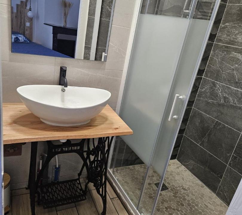 Photo of Bathroom in Condom