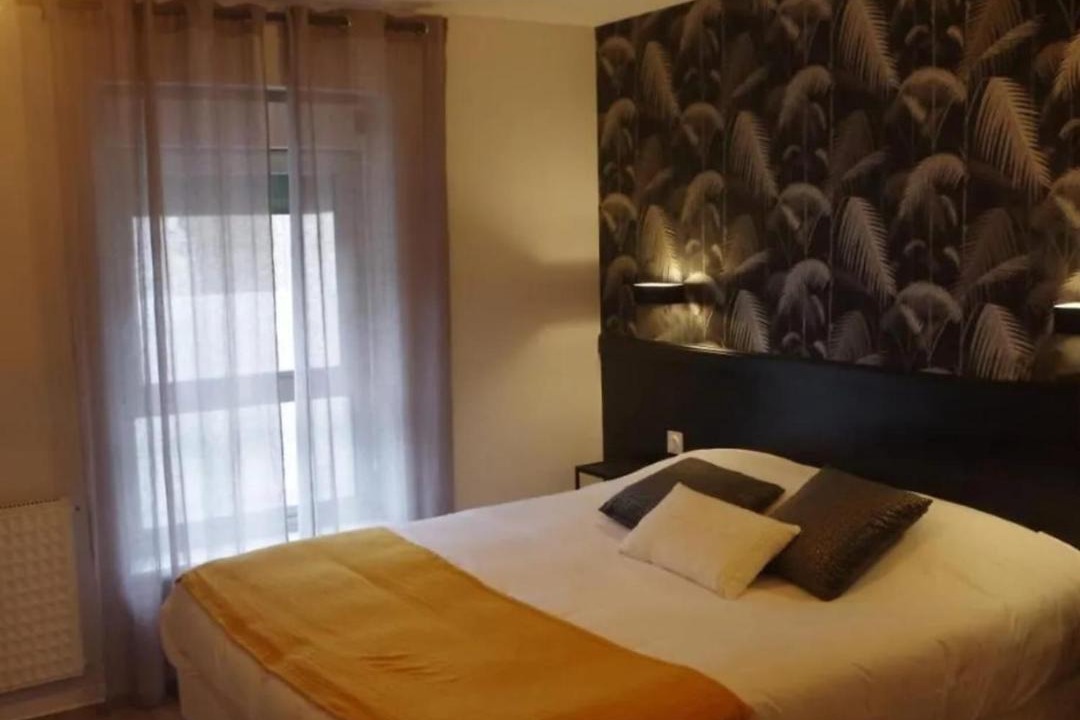 Photo of Others in Collinee