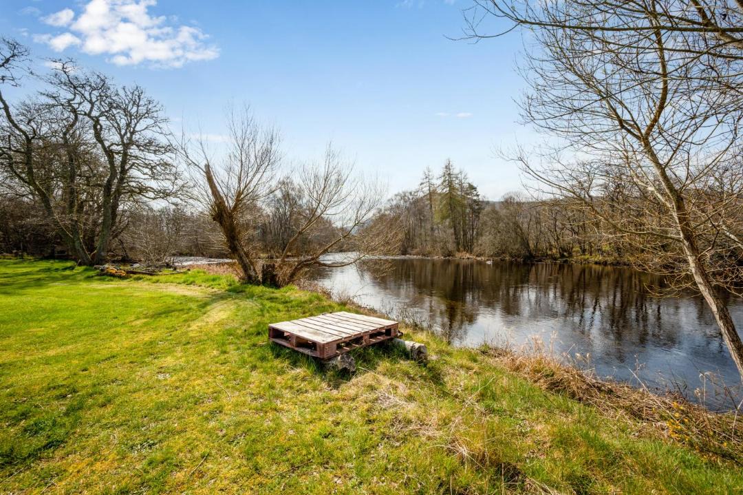 Photo of Others in Contin