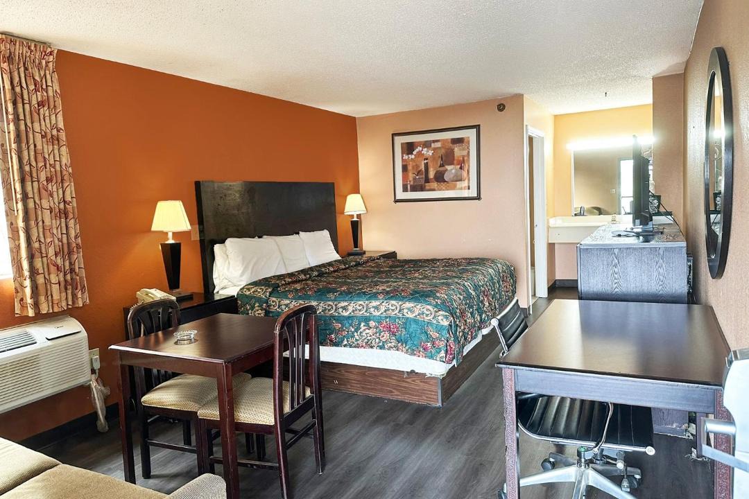 Photo of Bedroom in Mount Berry