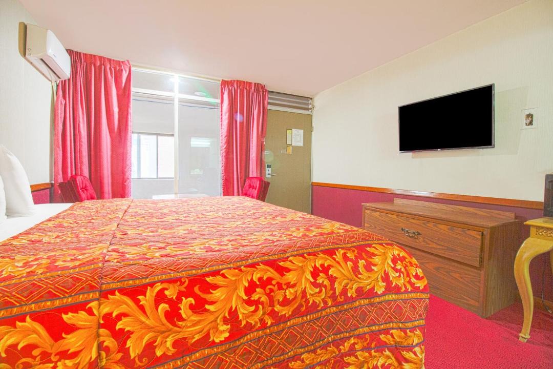 Photo of Bedroom in Liberal