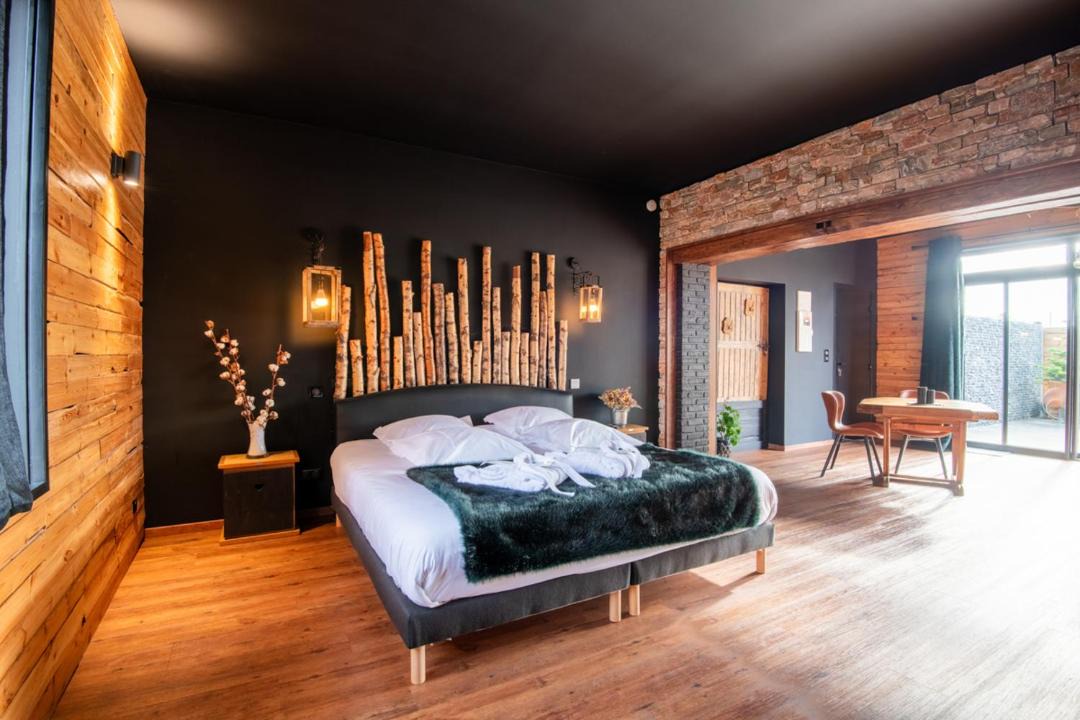 Photo of Others in Etaing