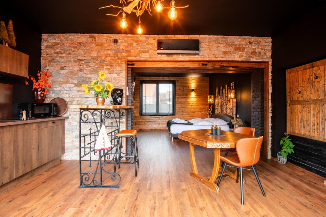 Photo of Others in Etaing