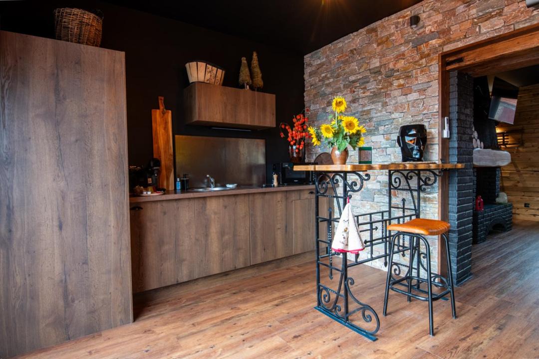 Photo of Others in Etaing