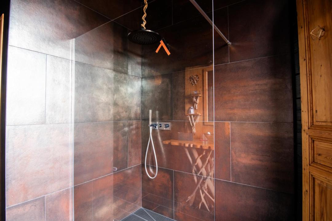 Photo of Others in Etaing