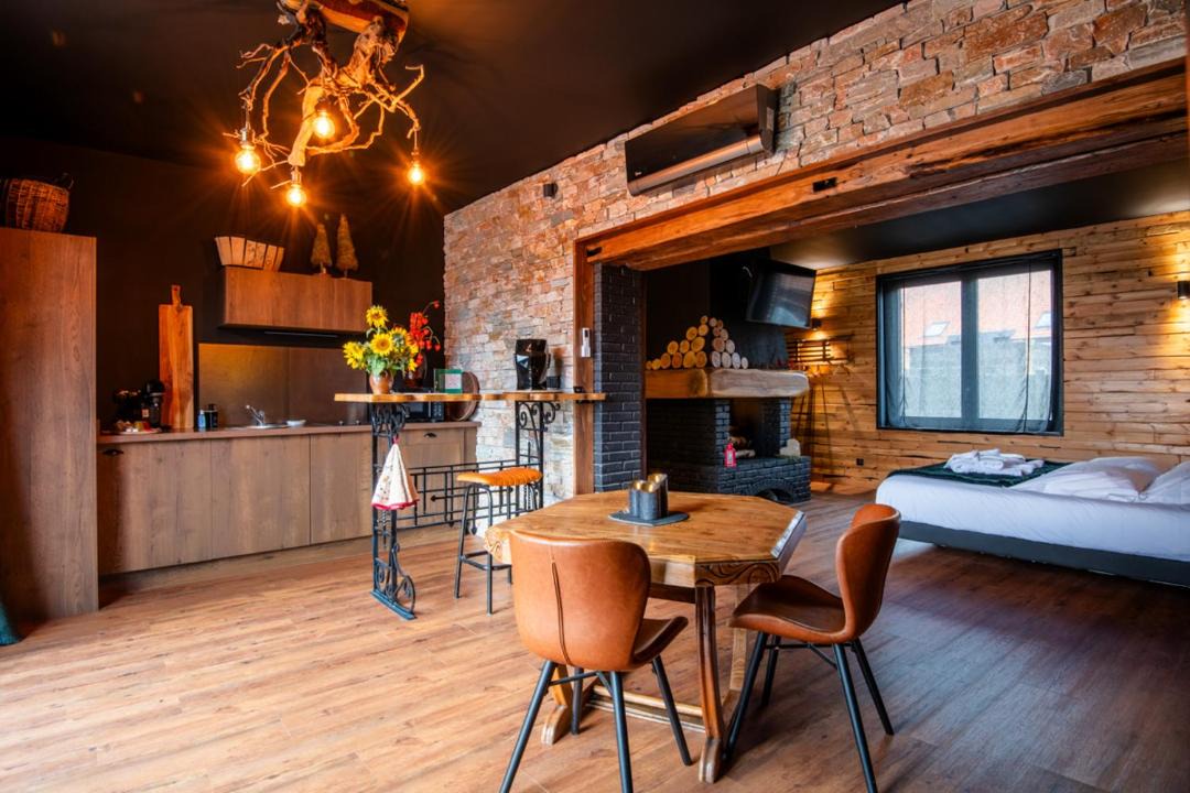 Photo of Others in Etaing