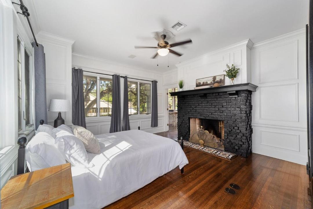 Photo of Bedroom in Historic District