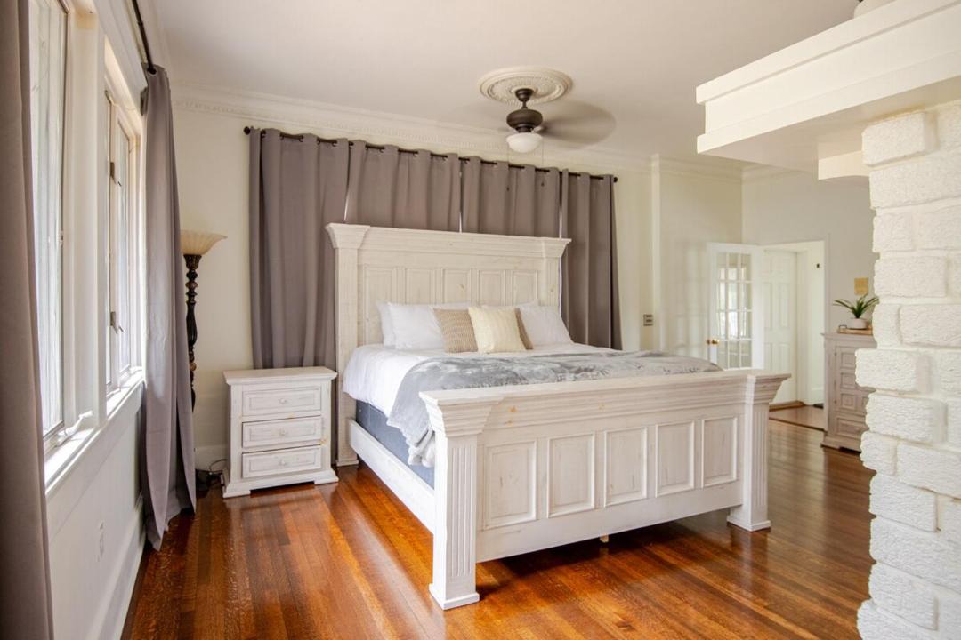 Photo of Bedroom in Historic District