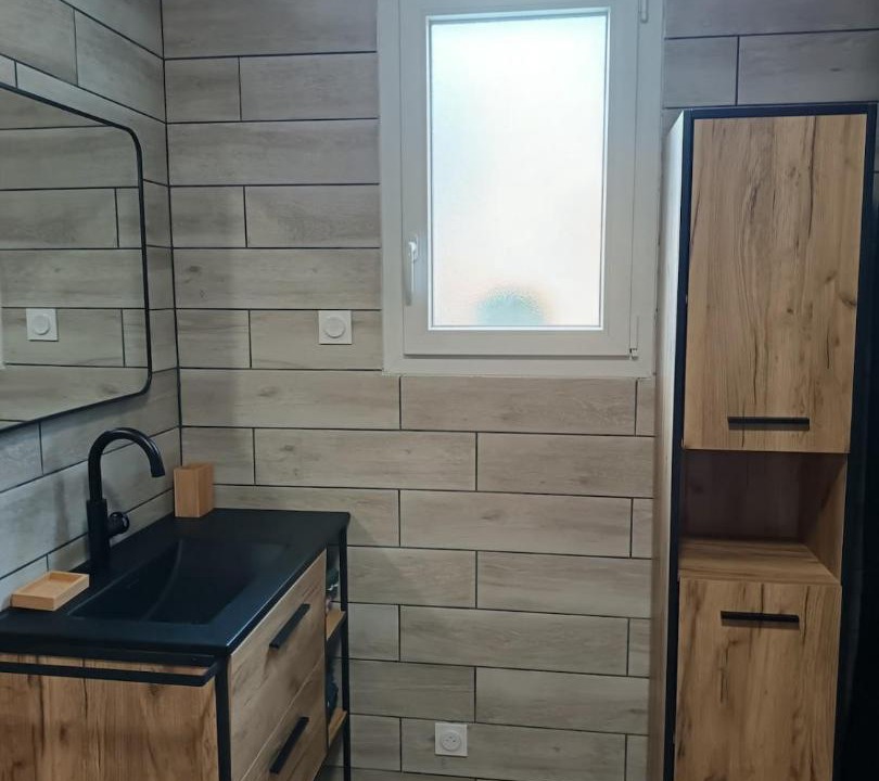 Photo of Others in Meneslies