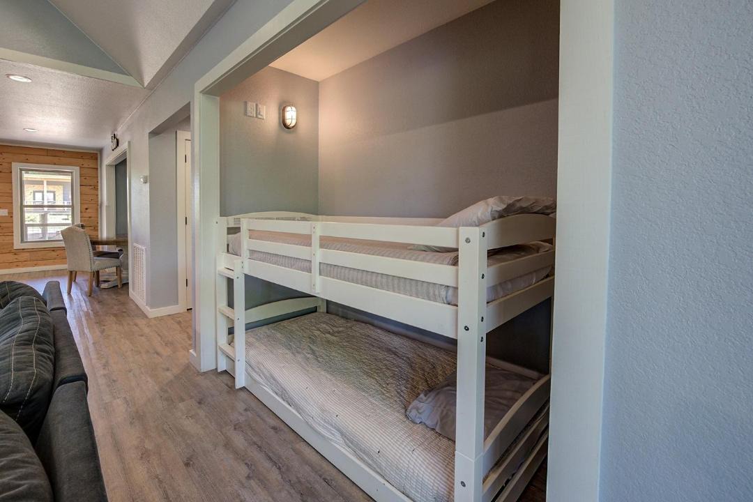 Photo of Bedroom in Glenwood