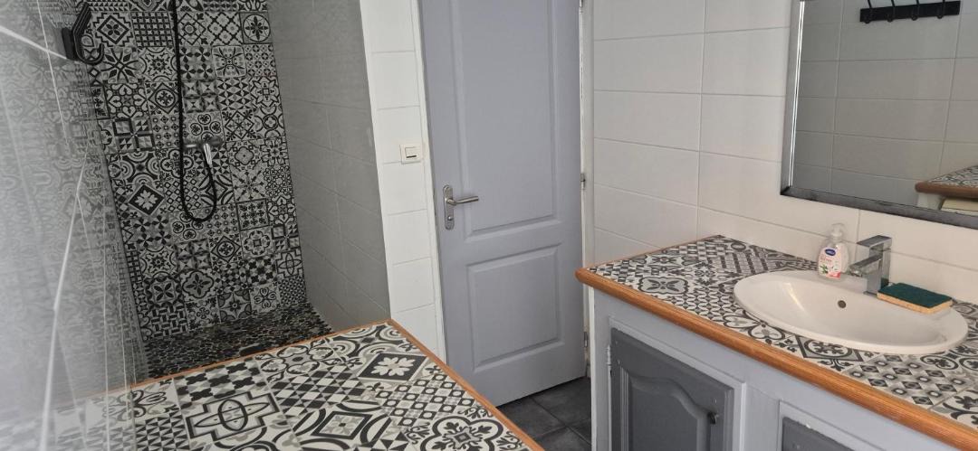 Photo of Bathroom in Arles