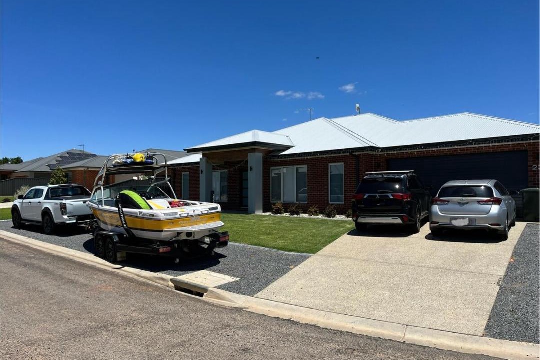 Photo of Others in Gol Gol