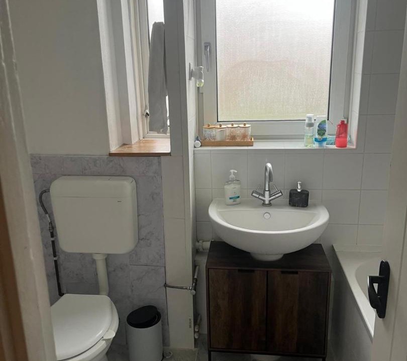 Photo of Bathroom in Gascoigne