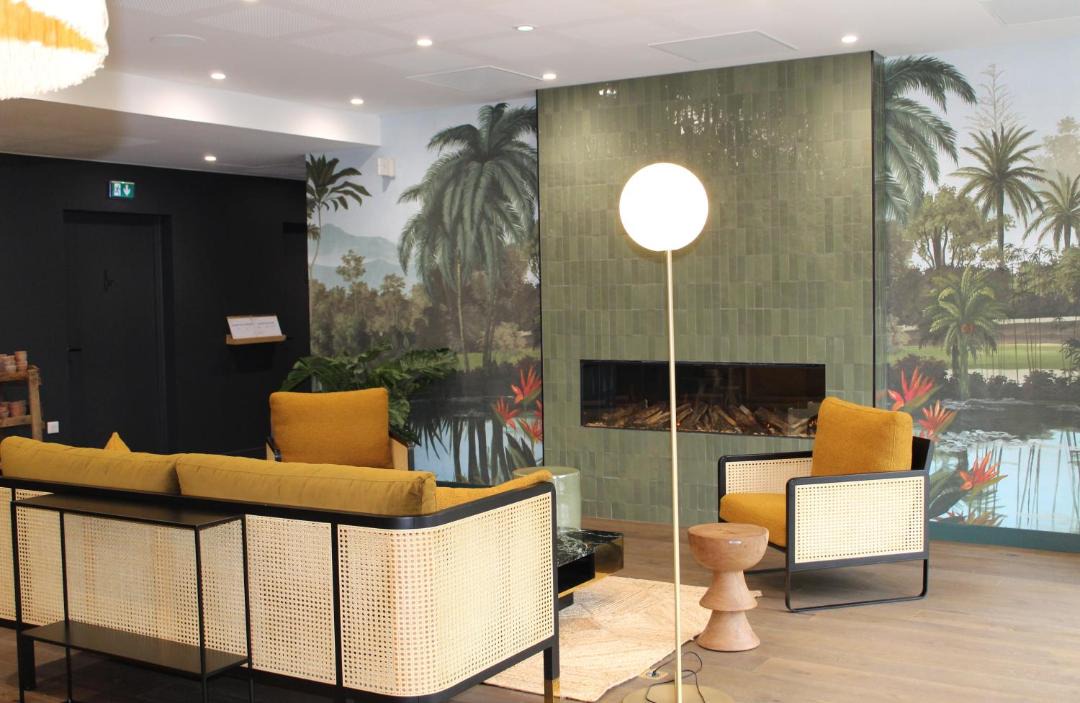 Photo of Others in Flore