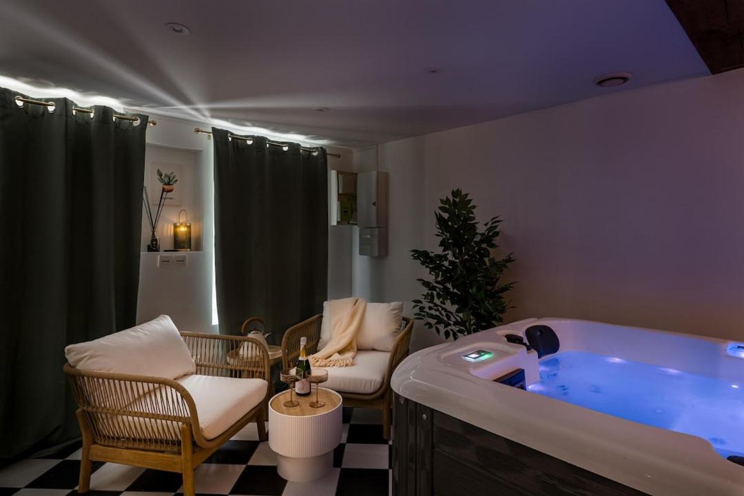 Photo of Others in Tournus