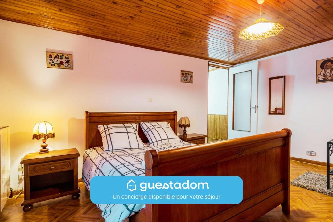 Photo of Bedroom in Sille-le-Guillaume