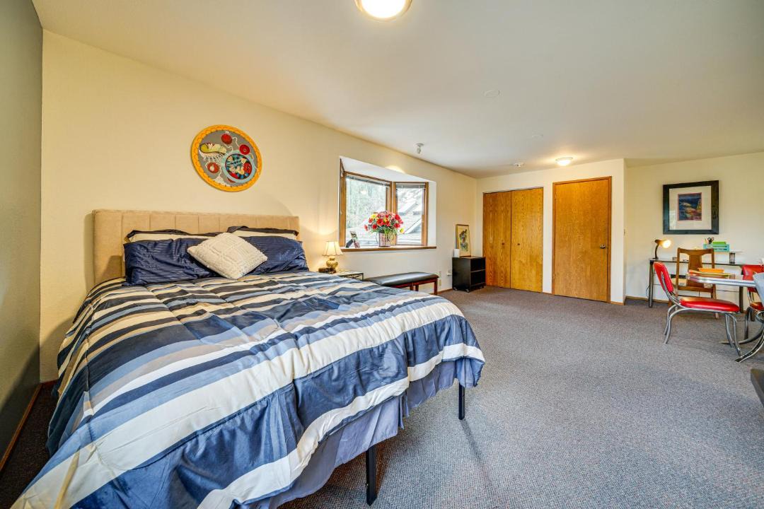 Photo of Bedroom in Seattle Metro Area
