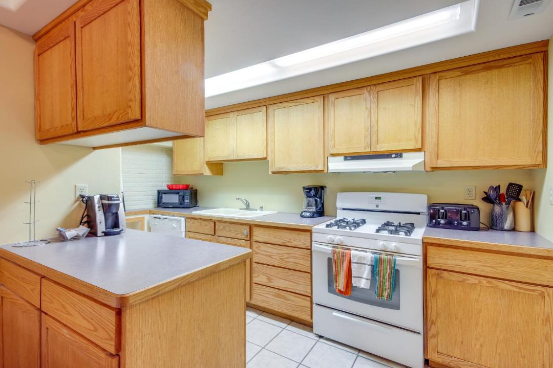 Photo of Others in Emigrant